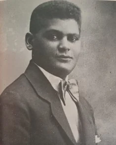 Alirio Paulino un profesor bien documentado Alirio Paulino un profesor bien documentado
