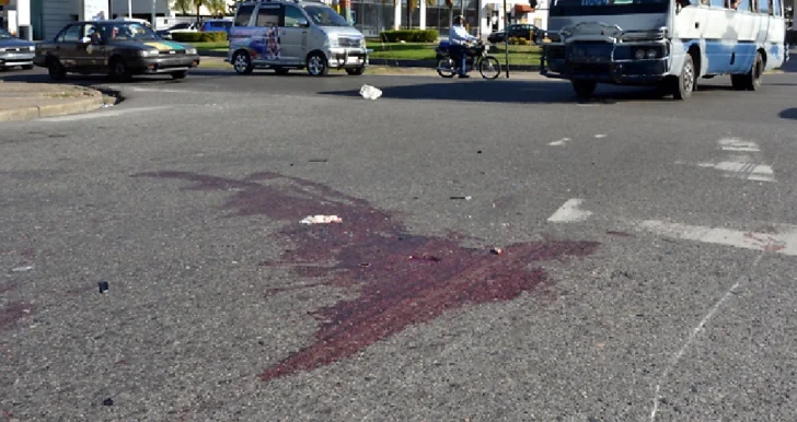 Dictan sentencia de 30 años por atropellar y matar al novio de su expareja