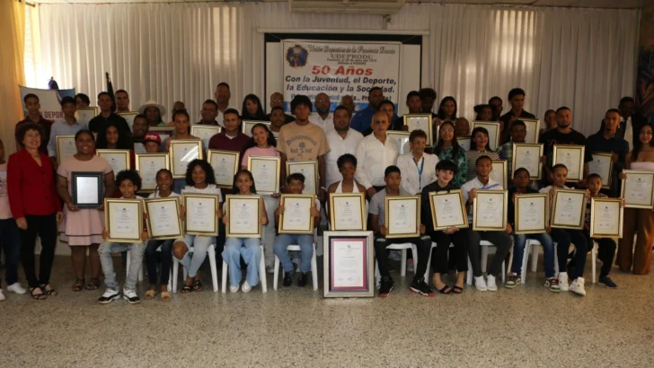 Unión Deportiva de la provincia Duarte celebra gala de atletas más destacados en 2024 Unión Deportiva de la provincia Duarte celebra gala de atletas más destacados en 2024