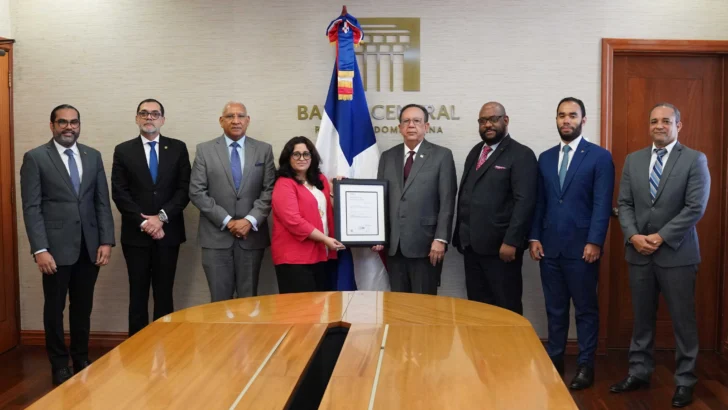 BCRD recibe recertificación en Gestión de Seguridad de la Información BCRD recibe recertificación en Gestión de Seguridad de la Información