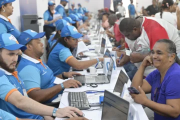 Banreservas lleva Bancarizar es Patria a Los Mina