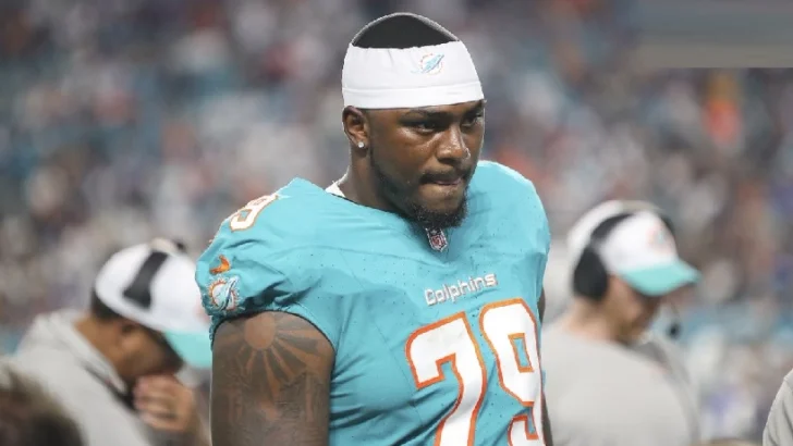 Dominicano de los Dolphins, llevado en helicóptero al hospital tras lesión