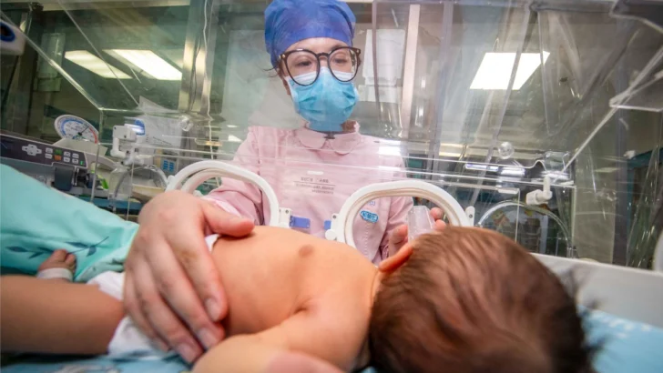 China dará subsidios familiares para impulsar la natalidad