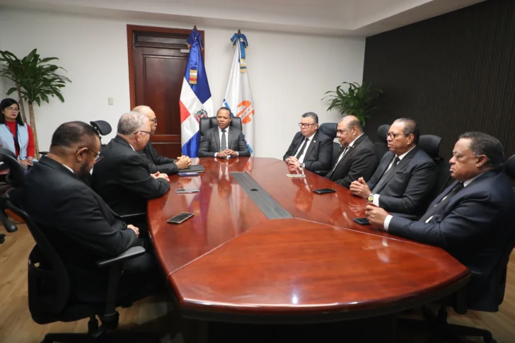 Consejo de Expresidentes del CARD respalda a Milton Morrison por defensa institucional