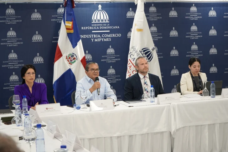 Aprueban permiso de instalación de 11 empresas y un parque industrial de zonas francas