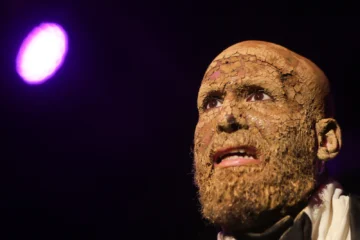 Haffe Serulle vuelve a escena con “Cuerpos de barro”, un estremecedor viaje emocional
