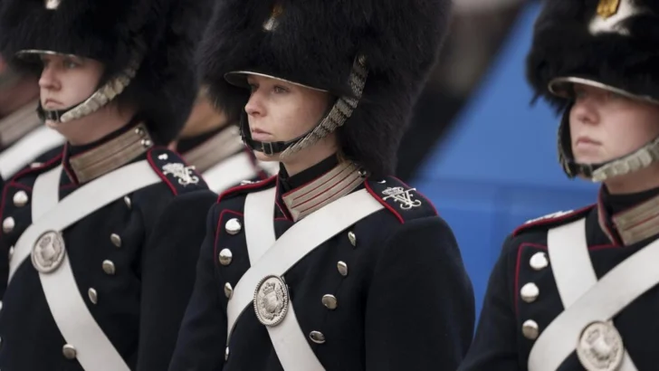 Ante la amenaza rusa, Dinamarca amplía el servicio militar obligatorio a las mujeres