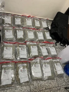 Decomisan 140 paquetes de marihuana en Santo Domingo y Barahona