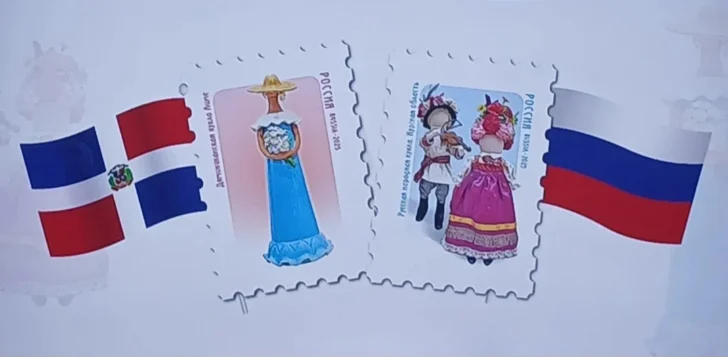 Dos muñecas y una historia compartida: patrimonio, colores y memorias
