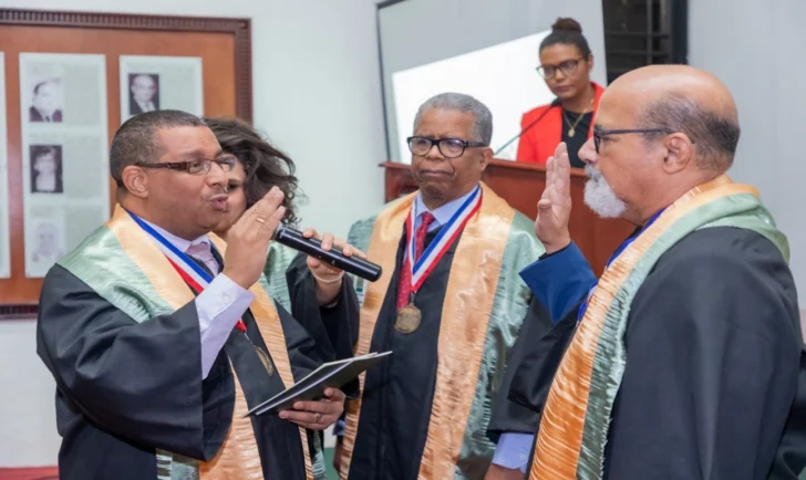 Escritor-Manuel-Garcia-Cartagena-ingresa-a-la-Academia-de-Ciencias-728x434