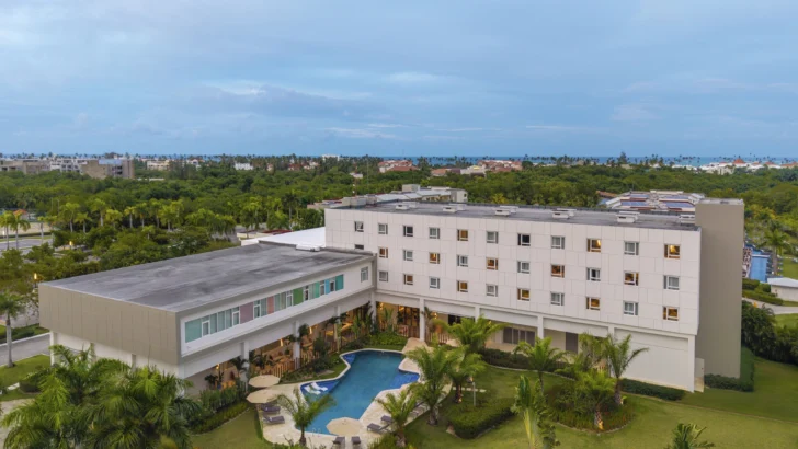 La marca JdV by Hyatt inaugura Royal Beach Hotel Punta Cana