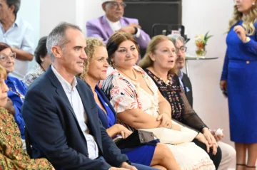  La embajadora de Argentina en República Dominicana, Sandra Winkler junto a sus acompañantes.