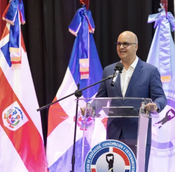 Igor Rodríguez destaca avances del transporte aéreo en mayor flujo de visitantes