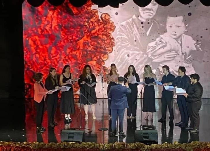 Poeta y compositor dominicanos presentan en un crucero una escena de ópera sobre la amenaza nuclear Poeta y compositor dominicanos presentan en un crucero una escena de ópera sobre la amenaza nuclear