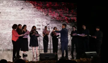 Poeta y compositor dominicanos presentan en un crucero una escena de ópera sobre la amenaza nuclear Poeta y compositor dominicanos presentan en un crucero una escena de ópera sobre la amenaza nuclear