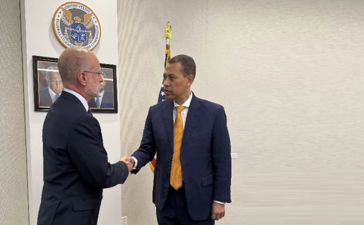 Guido visita la Comisión Federal de Comunicaciones de EEUU