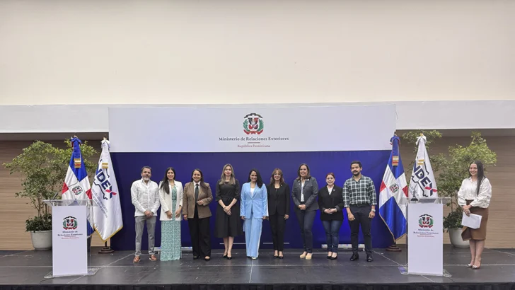 Huellas de mi Quisqueya: Convocatoria 2025 Huellas de mi Quisqueya: Convocatoria 2025