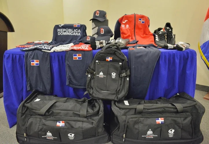 Entregan indumentaria que utilizará en Paraguay la selección nacional Entregan indumentaria que utilizará en Paraguay la selección nacional