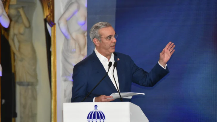 Abinader a funcionarios: 