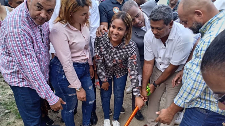 Alcalde Júnior Santos empieza construcción de obras por RD$15 millones