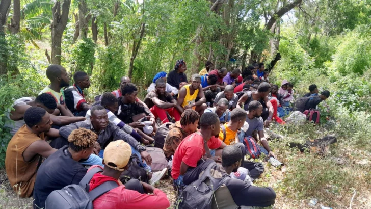 El Ejército detiene a 90 indocumentados en Dajabón y Valverde y los entrega a Migración El Ejército detiene a 90 indocumentados en Dajabón y Valverde y los entrega a Migración
