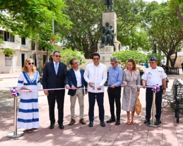David Collado reinaugura el parque Duarte y deja abierta la calle Las Mercedes