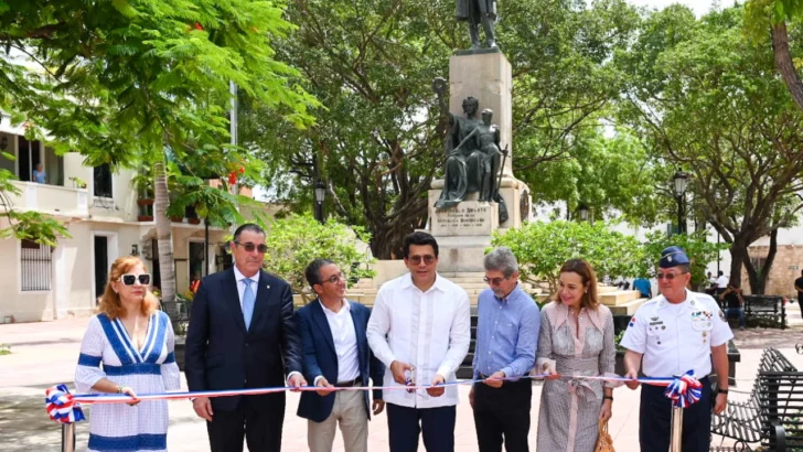 David Collado reinaugura el parque Duarte y deja abierta la calle Las Mercedes