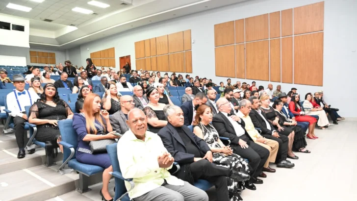 UCNE celebró VIII Gala de Reconocimiento a la Excelencia UCNE celebró VIII Gala de Reconocimiento a la Excelencia