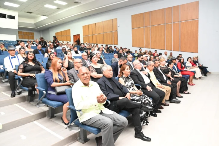 UCNE celebró VIII Gala de Reconocimiento a la Excelencia