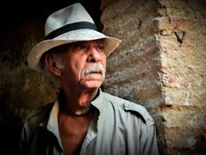 El maestro José Cestero, Don Quijote, Macondo, de la intertextualidad metafórica  y otros objetos
