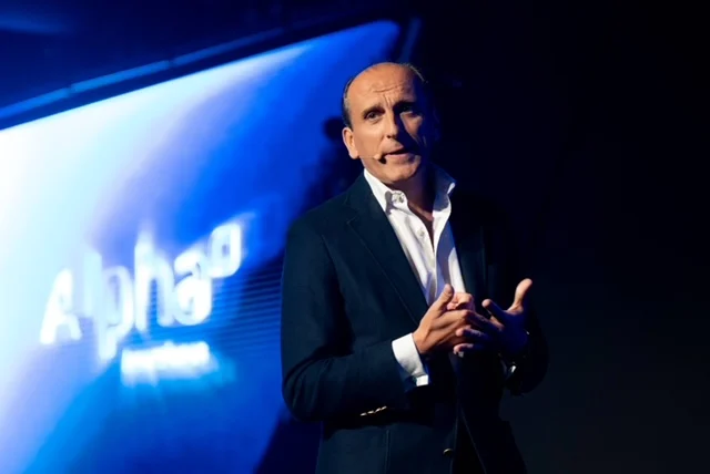 Alpha renueva su identidad y lanza app para facilitar acceso al mercado