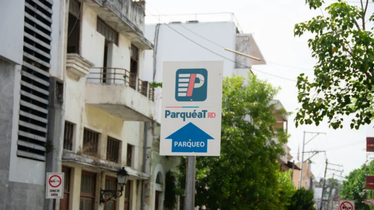 Multarán con RD$ 5,000 por parqueo indebido en el Distrito Nacional