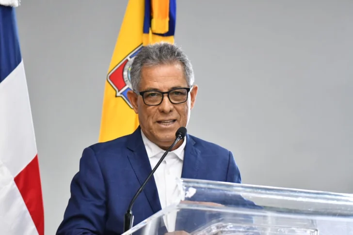  Licenciado Eléxido Paula Liranzo, rector del ISEND.