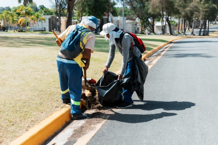 Reacondicionan cementerios por el Día de los Padres