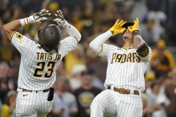 Tatis y Machado aportan con jonrones al triunfo de Padres sobre Diamondbacks