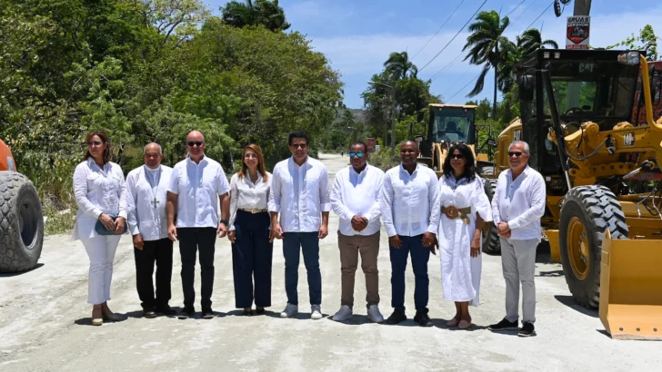 Ministerio de Turismo invierte RD$ 117 millones en vía hacia Playa Teco