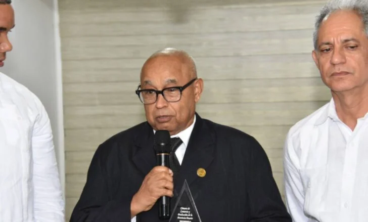 Reconocen al periodista Narciso Acevedo Marte