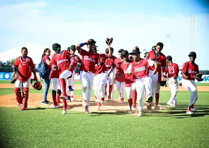 Novena criolla blanquea a Curazao en debut Serie del Caribe