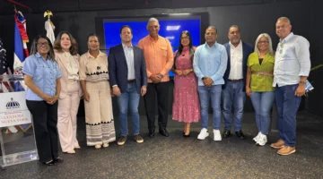 Ministro de la Vivienda presenta en Nueva York guía para comprar con seguridad en RD