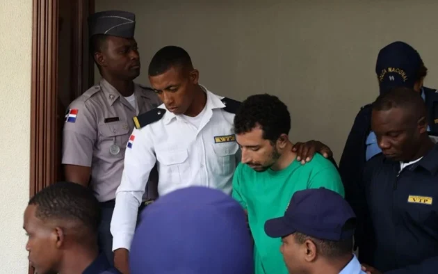 Dictan 3 meses de prisión a Jean Andrés Pumarol por matar a mujer y herir a otros a cuchilladas