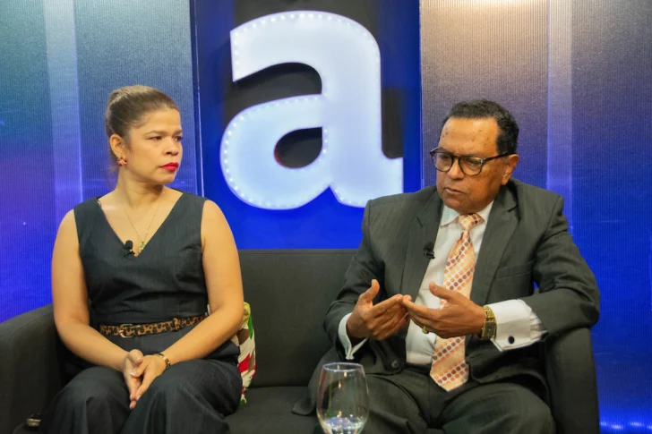  Dra. Ibeth Guzmán y Rafael Rafael Peralta Romero.
