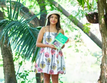 Sara Potosí: La poesía no siempre espera la adultez Sara Potosí: La poesía no siempre espera la adultez