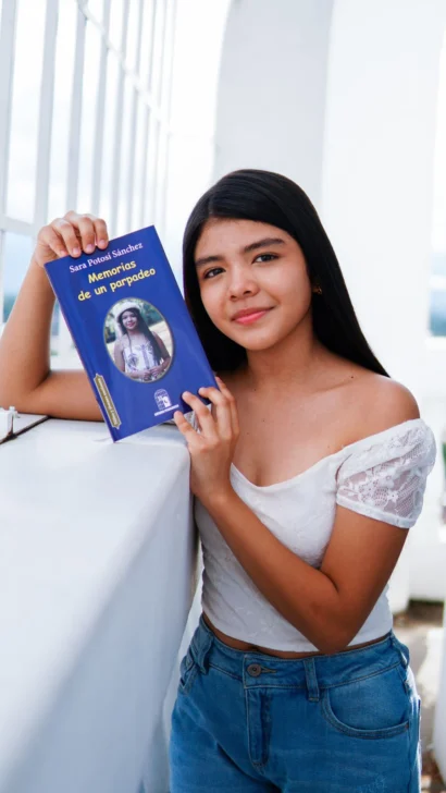Sara Potosí: La poesía no siempre espera la adultez Sara Potosí: La poesía no siempre espera la adultez