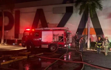 Se registra incendio en un establecimiento de Plaza Duarte