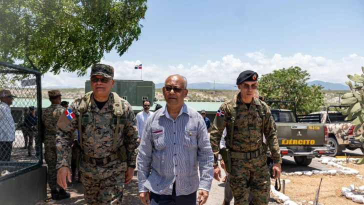 Secretario general de la OEA y ministro de Defensa de RD realizan visita a la frontera dominico-haitiana Secretario general de la OEA y ministro de Defensa de RD realizan visita a la frontera dominico-haitiana