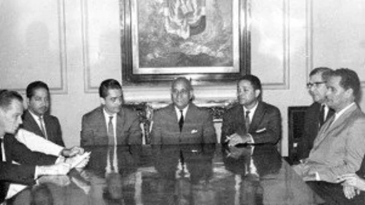 Conspiración militar y reuniones de profesionales Conspiración militar y reuniones de profesionales