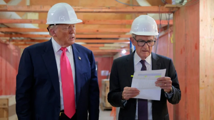 El momento en el que presidente de la Fed corrige a Donald Trump