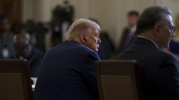 Un juez federal bloquea la orden de Trump de eliminar la nacionalidad por nacimiento
