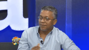 'Cada libro tiene su personalidad', explica el publicista y diseñador Víctor Vidal