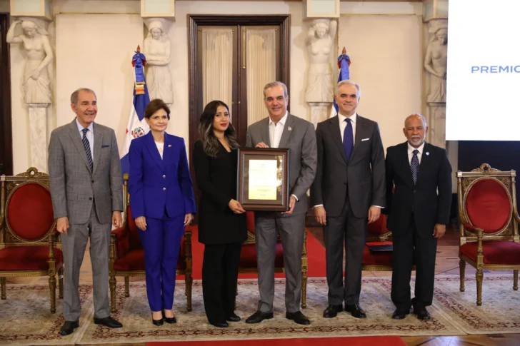 Entregan el Premio a la Excelencia Magisterial 2025